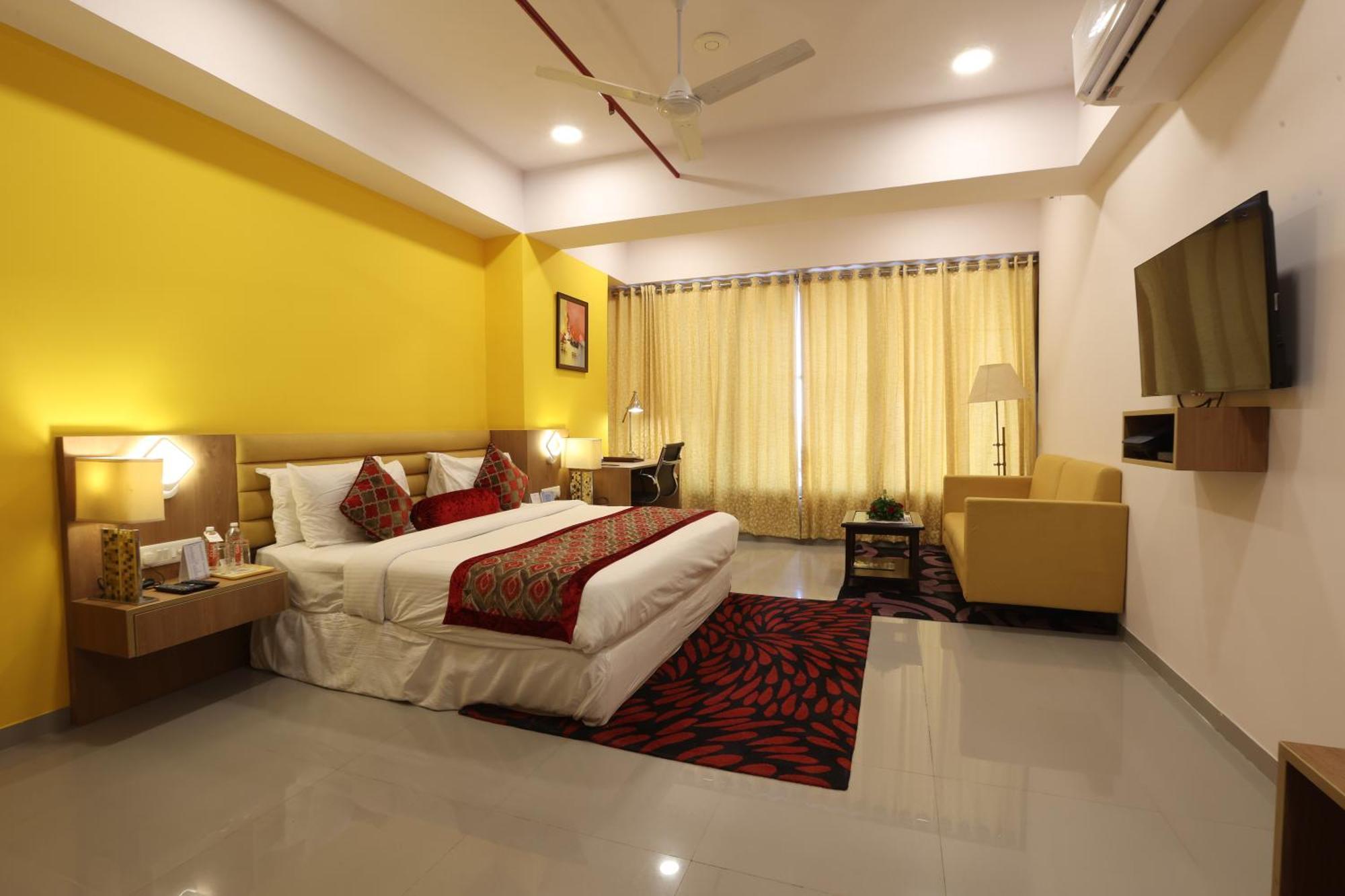 Hotel Downtown Gandhinagar Exterior photo