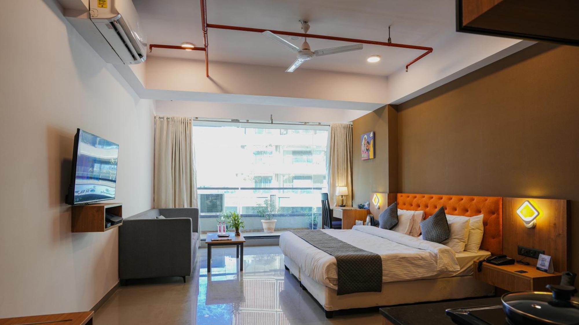 Hotel Downtown Gandhinagar Exterior photo