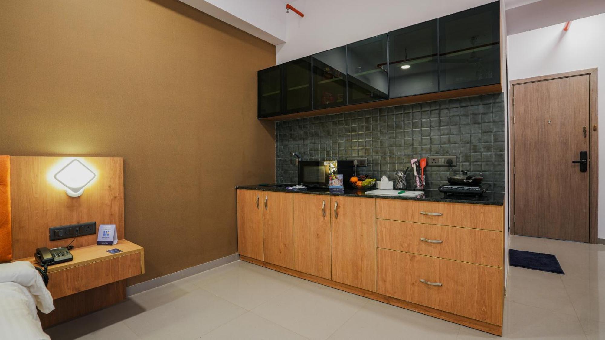 Hotel Downtown Gandhinagar Exterior photo